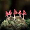 Kép 2/2 - Gomba - piros pöttyös hegyes kalapos - gumi 7,5cm