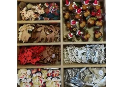 Apró karácsonyi figurák poliresinből