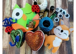 KREATÍV ANYAGOK ÉS KELLÉKEK