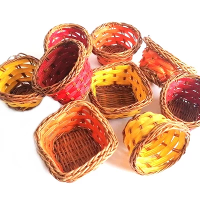 Mini színes kosárka (piros, sárga, zöld) - 1db