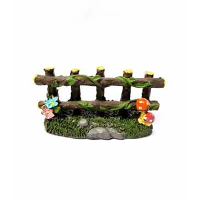 Tündérkert kerítés gombával, virágokkal