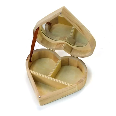 Natúr fa - Tükrös, rekeszes szív alakú doboz Natúr fa - Tükrös, rekeszes szív alakú doboz