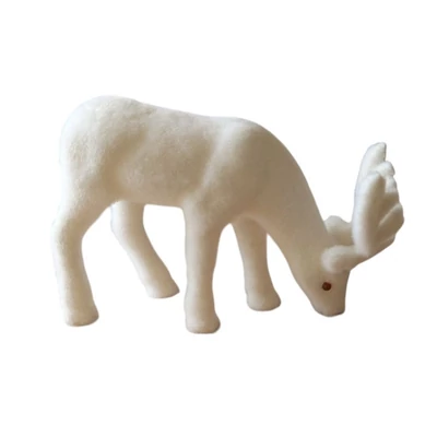 Legelésző szarvas, fehér