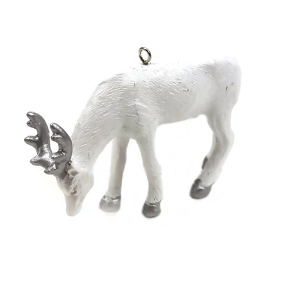  Ezüst agancsos fehér szarvas figura