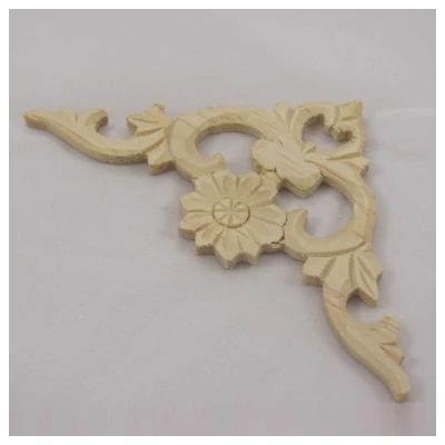 Faragott sarokdísz Faragott sarokdísz