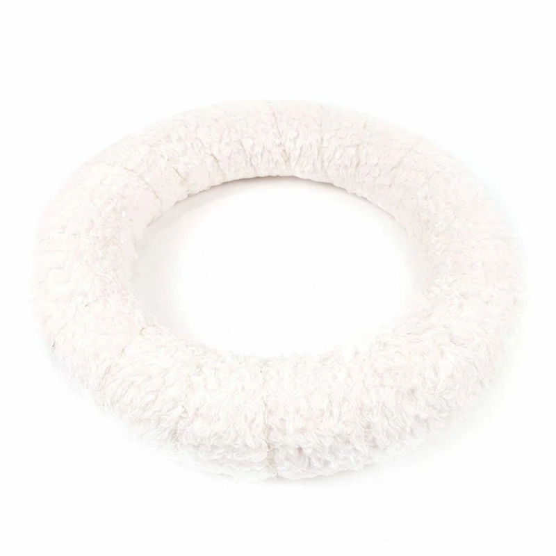 Kötött prémes  koszorú 26 cm - Fehér