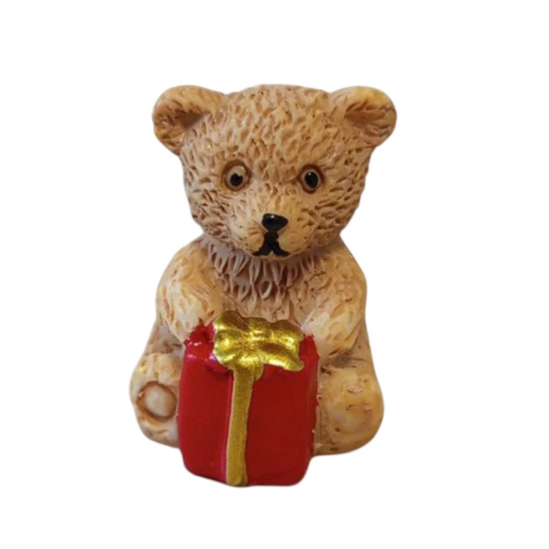 Kicsi világosbarna maci piros ajándékkal, poly